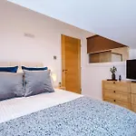 Centre, Workspace , Free Parking