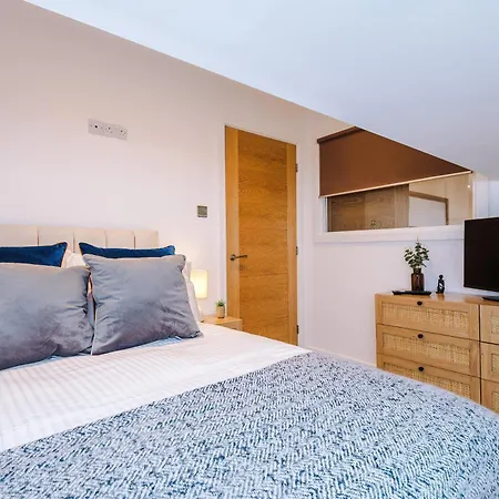 Centre, Workspace , Free Parking