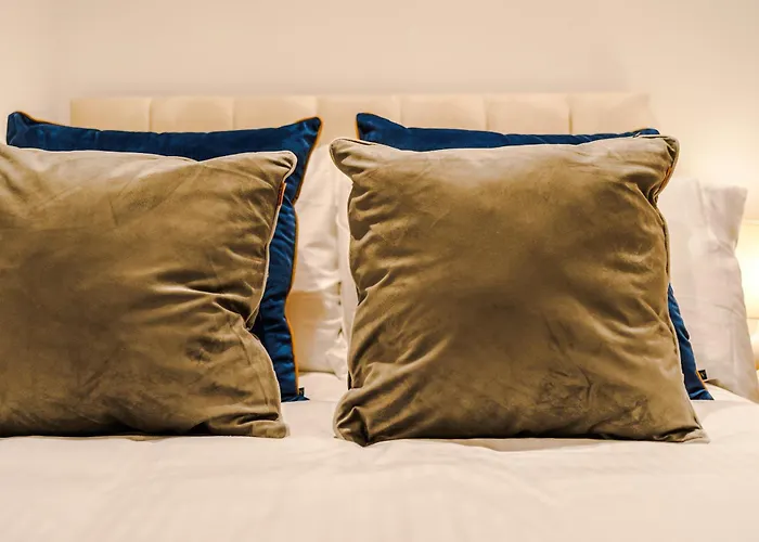 Centre, Workspace , Free Parking 利兹